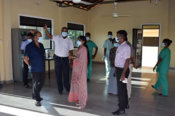 மன்னார் கோவிட் இடைநிலை சிகிச்சை நிலையத்திற்கு விசேட கண்காணிப்பு விஜயம் மேற்கொண்ட குழு