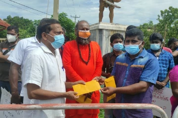 ஊடகவியலாளர்கள் தாக்கப்பட்டமைக்கு எதிராக கண்டன அறிக்கை கையளிப்பு