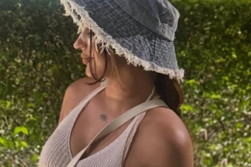 பீச்சில் கிளாமர் உடையில் யாஷிகா ஆனந்த் வெளியிட்ட போட்டோஸ்