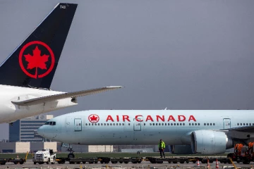 ட்விட்டர் பதிவினால் தொழிலை இழந்த கனடிய விமானி