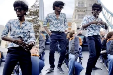 லண்டனில் பஸ்ஸில் ஏறி குத்தாட்டம் போடும் பிரபலம்: வைரலாகும் வீடியோ