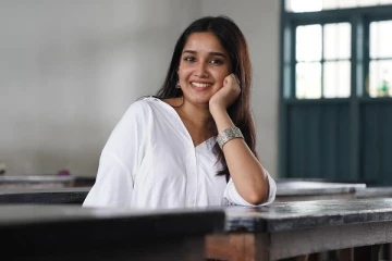 காலேஜுக்கு செல்லும் அனிகா சுரேந்திரன்.. ஆதாரமாக வெளியான புகைப்படங்கள்