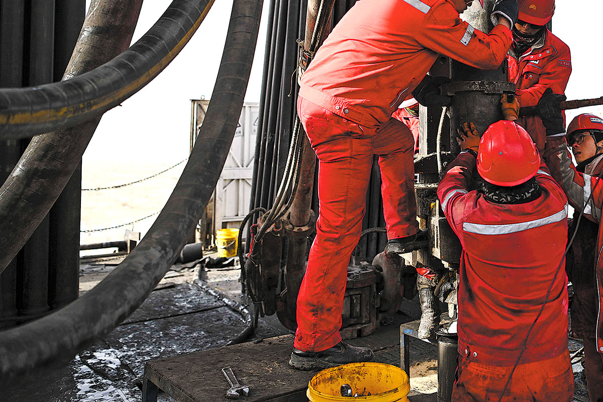 200-க்கும் மேற்பட்ட புதிய எண்ணெய் - எரிவாயு வயல்களைக் கண்டுபிடித்துள்ள சீனா | China Discovers More Than 200 New Oil Gas Fields