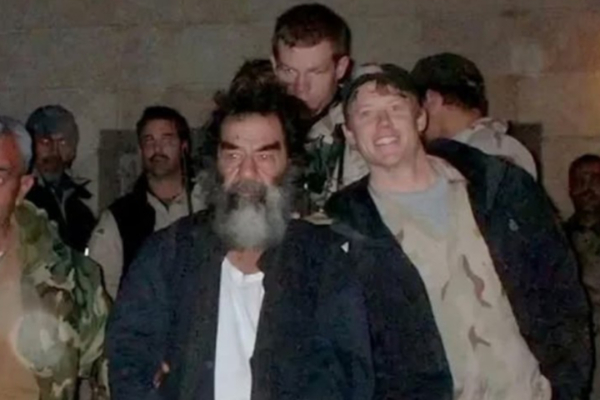 சதாம் உசைனை நினைவுபடுத்தும் மதுரோ! அமெரிக்காவின் மிரள வைக்கும் இராஜதந்திர நகர்வுகள் | As Saddam Hussein Maduro Being Treated By Trump