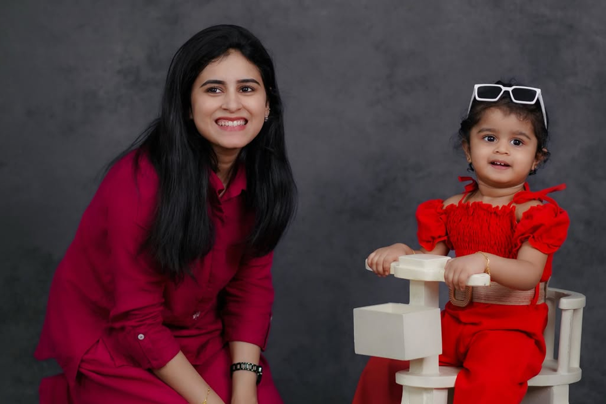 நடிகை ரித்திகாவின் மகளா இது! எப்படி வளர்ந்து விட்டார் பாருங்க | Actress Rithika Tamil Selvi Daughter Photo