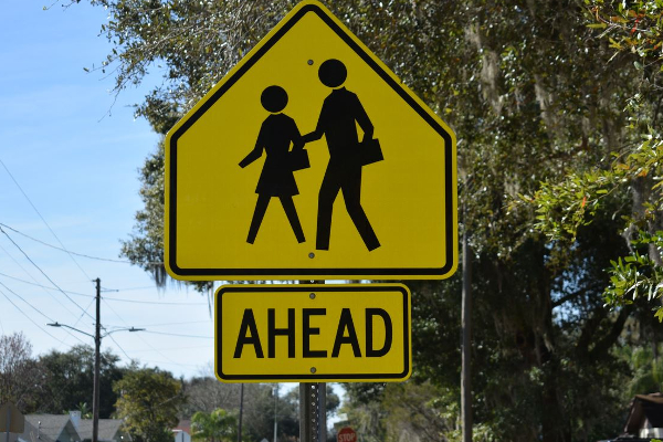 பாடசாலை மாணவியை மோதிய மோட்டார் சைக்கிள் ; சாரதி தப்பியோட்டம் | A Motorcycle Hit A Schoolgirl The Driver Fled