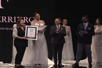 புதிய கின்னஸ் சாதனையை படைத்த திருமண ஆடை!