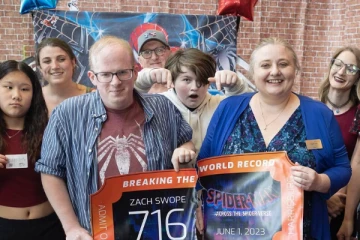 ஒரு வருடத்தில் 777 படங்கள் பார்த்து உலக சாதனை!