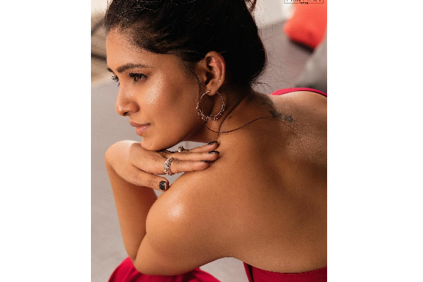 அந்த இடத்தில் குத்தியுள்ள டாட்டூவை காட்டிய நடிகை வாணி போஜன்.. நீங்களே பாருங்க | Vani Bhojan Tattoo Picture