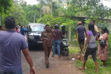 අමානුෂික ඝාතනයක් සිදු කර පලා යමින් සිටි අක්කා මලෝ ඇල්ලූ හැටි.