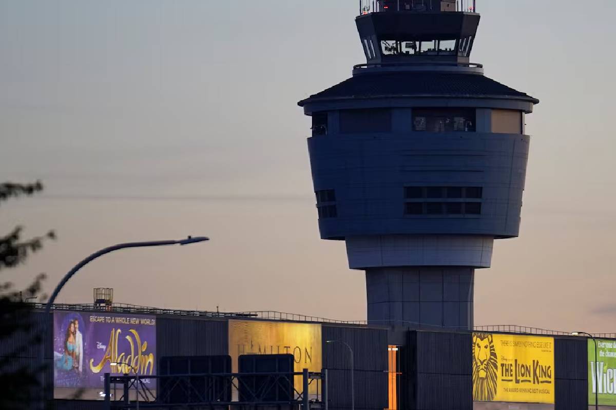 ஏர் கனடா விமான விபத்து:வெளியான பகீர் தகவல்கள் | Air Canada Flight Crash New York Airport