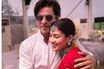 நயன்தாராவை கட்டி அணைத்த நடிகர் ஷாருக்கான்..!