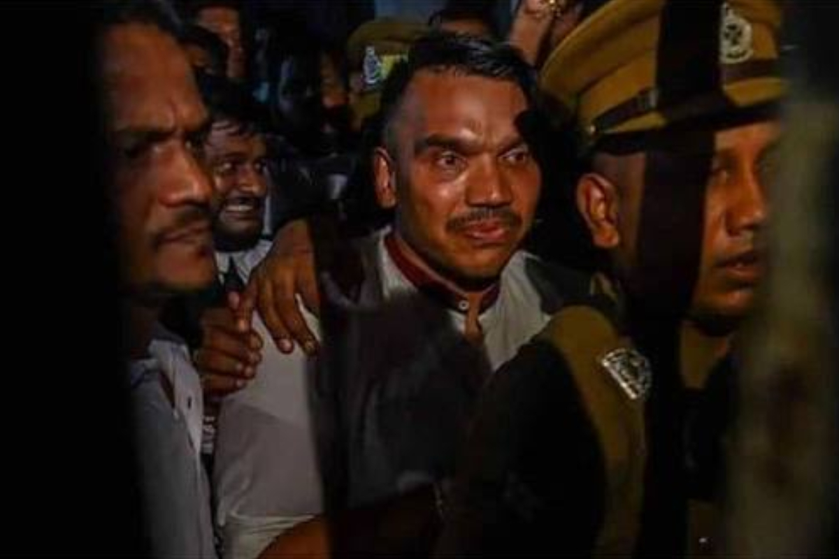 நாமல் விவகாரத்தில் மாற்றப்பட்டுள்ள இயல்பான நடைமுறை! அரசாங்கம் கையிலெடுக்கும் திட்டம் - அம்பலப்படுத்தும் டி.வி.சானக்க | Allegation By T V Chanaka In Parliament