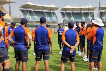 இங்கிலாந்து செல்லும் கிரிக்கெட் வீரர்களுக்கு கடும் கட்டுப்பாடு