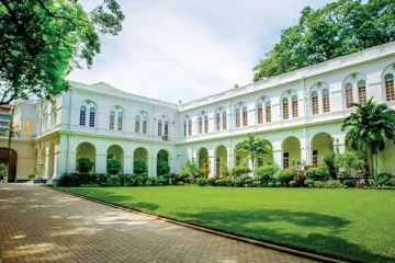 ජනපති මන්දිරයට සහ ලේකම් කාර්යාලයට ස්ථාන මාරුවීම්.