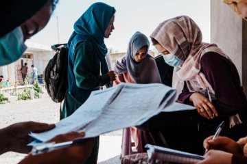 ஆப்கானிஸ்தானில் பெண்கள் மருத்துவம் படிக்க தடை; மறு பரிசீலனை செய்ய கோரிக்கை