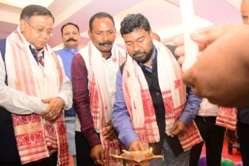 அமைச்சர் பங்கேற்ற விழாவில் ஒளிபரப்பப்பட்ட ஆபாச படம் - பொதுமக்கள் அதிர்ச்சி