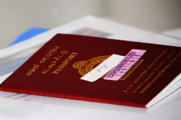 ஒன்லைன் கடவுசீட்டுப் பெறுவதில் திடீர் சிக்கல்; யாழில் மக்கள் அலைச்சல்