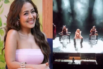 LIVE கான்செட்டில் உடம்புமீது தண்ணீர் ஊற்றி ஆட்டம் போட்ட பிரபல பாடகி!! வெளுத்து வாங்கும் நெட்டீசன்ஸ்..