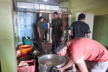 யாழில் உள்ள உணவகங்களில் திடீர் பரிசோதனை! முறைகேடான உணவுகள் கண்டுபிடிப்பு (படங்கள்)