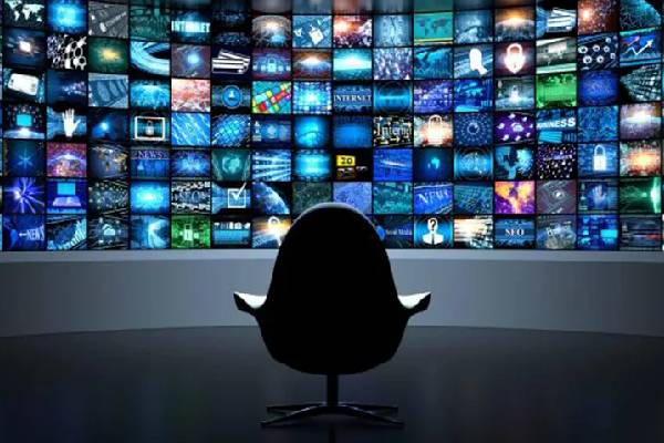 ஊடக அடக்குமுறைக்கு பொலிஸார் முயற்சி! கலாநிதி ரங்க கலன்சூரிய குற்றச்சாட்டு | Police Attempt To Suppress The Media