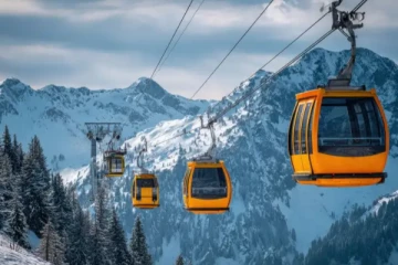 இத்தாலியில் மீண்டும் கேபிள் கார் விபத்து! ஹெலிகாப்டர்கள் மூலம் 100 பேர் மீட்பு