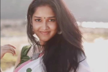 17 வயசில் இளம் நடிகைக்கே டஃப் கொடுக்கும் லுக்! அஜித்தின் ரீல் மகள் அனிகா லேட்டஸ்ட்..