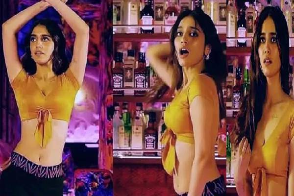 சென்சேஷனல் நடிகை பிரியா வாரியருக்குள் இப்படி ஒரு திறமையா? வாயடைத்துப்போன ரசிகர்கள் | Good Bad Ugly Priya Varrier Sang Trending Song