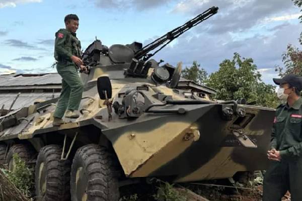 மேற்கு எல்லையில் அதிரடியாக முன்னேறும் மியான்மர் கிளர்ச்சிப்படை... உன்னிப்பாக கவனிக்கும் இந்தியாவும் சீனாவும் | Myanmar Rebels Advance Western Frontier