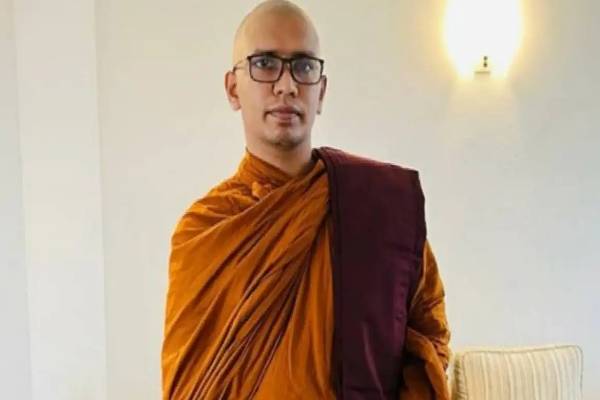 திருகோணமலையில் சம்புத்த ஜயந்தி விகாரையில் ஏற்பட்ட சர்ச்சை ; பலங்கொட கஸ்ஸப தேரர் வைத்தியசாலையில் | Balangoda Kassapa Thero Under Remand In Hospital