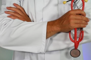 பொய்யான மருத்துவ அறிக்கை; விசேட மயக்க மருந்து நிபுணருக்கு விளக்கமறியல்