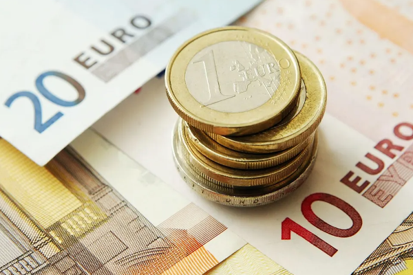 டொலரின் பெறுமதியில் ஏற்பட்டுள்ள மாற்றம் : இன்றைய நாணயமாற்று வீதம் | Dollar Rate At Banks Today