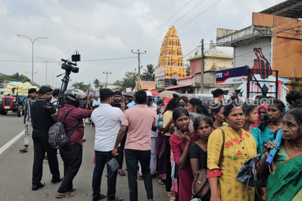 சுதந்திர தின கரிநாள் போராட்டம்! கிளிநொச்சி நகர் நோக்கி நகரும் பெருந்திரளான மக்கள் | Independence Day Protest In Kilinochchi