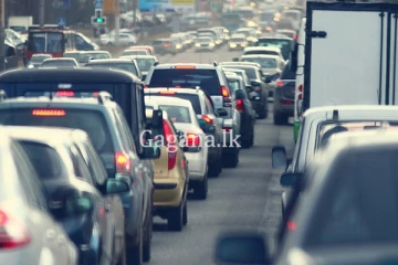 සීනිගම පෙරහැර සමයේ විශේෂ රථ වාහන සැලැස්මක්.