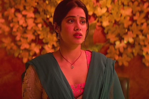 25 வயது மூத்த நடிகருடன் ரொமான்ஸ்! வேண்டவே வேண்டாம் என தெரித்து ஓடும் ஸ்ரீதேவி மகள்.. | Janhvi Kapoor Reveals Act With Biggest Old Stars