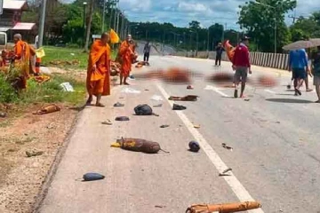 දරුණු අනතුරක් - කැබ් රථයක ගැටී භික්ෂූන් වහන්සේ 8නමක් අපවත් වෙති