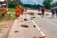 දරුණු අනතුරක් - කැබ් රථයක ගැටී භික්ෂූන් වහන්සේ 8නමක් අපවත් වෙති