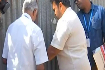 ஈரோடு இடைத்தேர்தல் - திமுக தேர்தல் பணிமனைக்கு சீல் வைப்பு