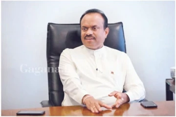 සහෝදරයා ගැන කියපු දේට අජිත්ට යකා වැහේ ..(VIDEO)