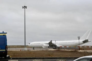 இந்திய பயணிகளுடன் ஐரோப்பிய நாட்டில் தரையிறக்கப்பட்ட விமானத்தில் 11 சிறார்கள்: இறுகும் விசாரணை