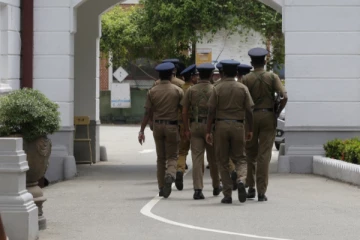 பொலிஸ் பொறுப்பதிகாரியை சரமாரியாக தாக்கிய சந்தேக நபர்கள்!