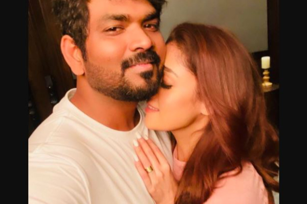 ரொமான்சில் ட்விட்டரை தெறிக்க விடும் நடிகை நயன்தாரா! ரசிகர்கள் உற்சாகம்! | Actress Nayanthara Vignesh Sivan Photo Viral ரொமான்சில் ட்விட்டரை தெறிக்க விடும் நடிகை நயன்தாரா! ரசிகர்கள் உற்சாகம்! | Actress Nayanthara Vignesh Sivan Photo Viral