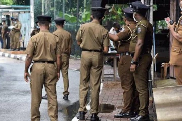 கைவிடப்பட்ட நிலையில் மற்றொரு சொகுசு வண்டி மீட்பு! இந்த அரசியல்வாதியின் வாகனமா?