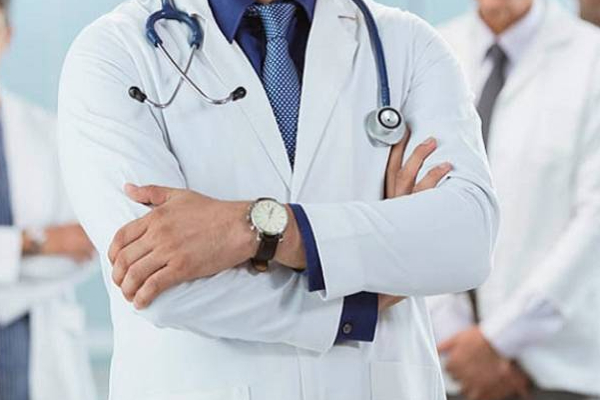 இலங்கை விட்டு வெளியேறும் அதிகமான வைத்தியர்கள்! | More Doctors Leaving Sri Lanka Every Month