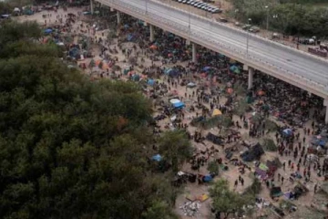 ஹைத்தி அகதிகளை விமானங்களில் ஏற்றி திருப்பி அனுப்பும் அமெரிக்கா