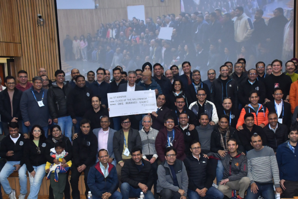 படித்த கல்லூரிக்கு ரூ.100 கோடி நன்கொடை - இந்தியாவிலே முதல் முறை | Iit Kanpur 2000 Batch Donate 100Cr To Almameter