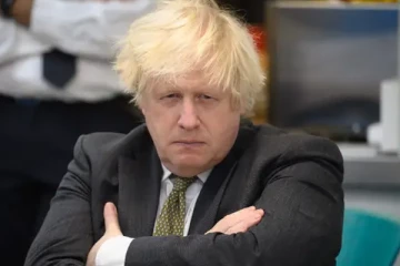 ‘நான் செஞ்சது தப்புதான்’ - பகிரங்கமாக மன்னிப்பு கேட்டார் பிரதமர்