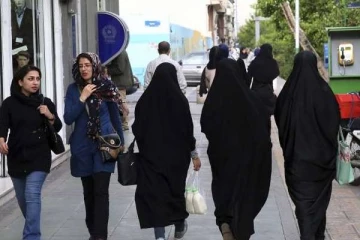 மீண்டும் ஈரானில் பெண்களுக்கு ஹிஜாப் கட்டாயம்! வெடிக்குமா போராட்டம்?