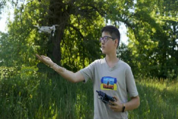 உக்ரைன் போர்க்களத்தில் ஹீரோவாக மாறிய 15 வயது சிறுவன் | 15 Year Old Boy Hero On The Battlefield Of Ukraine