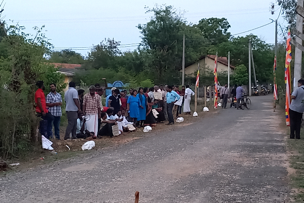 யாழ். தையிட்டி விகாரையில் வெசாக் தின வழிபாடுகள் தீவிரம்..! | Jaffna Vesak Day Worship Thailand Temple Intense